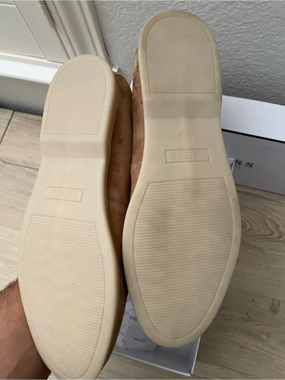 Guess Women’s Aryana Suede Tassel Loafers in Tan NWT size 11